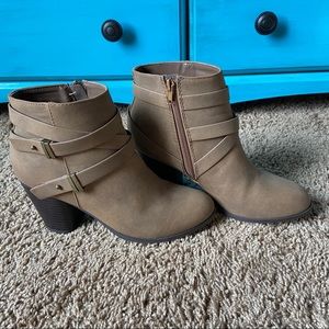 Size 8 Double Harness Ankle Booties